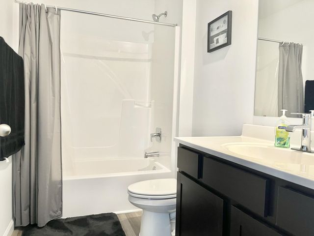 10325 Woodsong Cove, New Haven, IN 46774