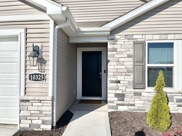10325 Woodsong Cove, New Haven, IN 46774