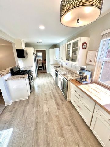 8415 Hunnicut Road, Dallas, TX 75228