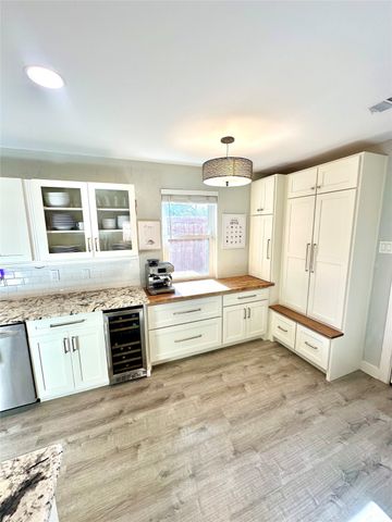 8415 Hunnicut Road, Dallas, TX 75228