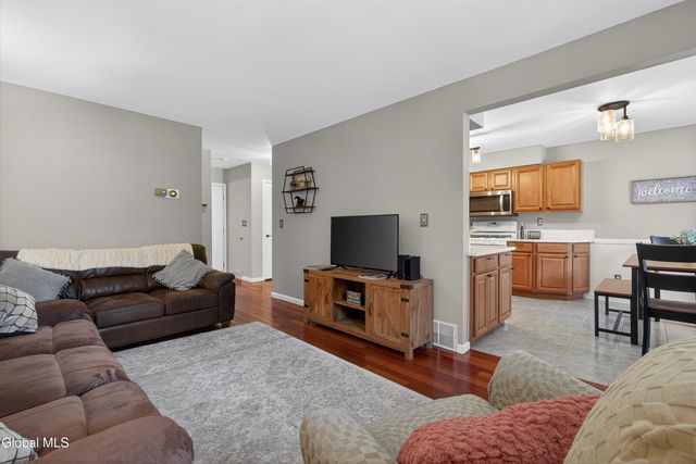 412 Antler Court, Milton, NY 12020