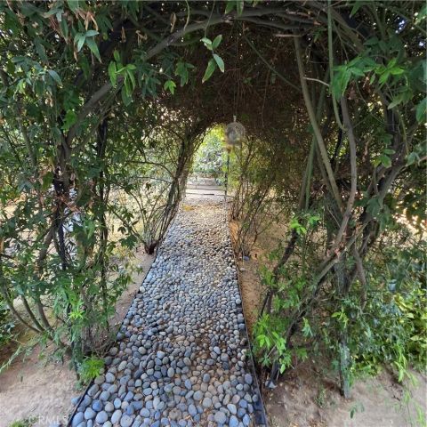 8956 Gladbeck Avenue, Northridge, CA 91324