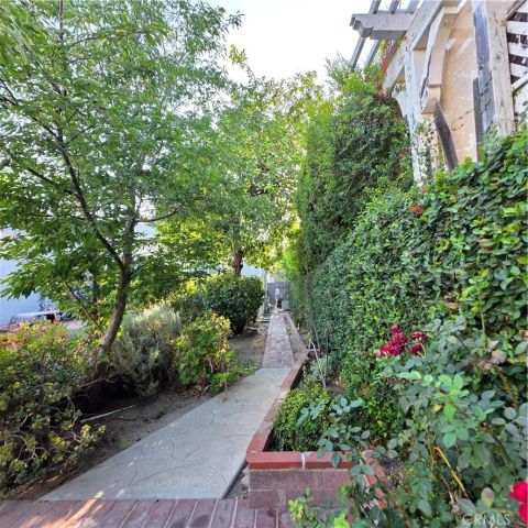 8956 Gladbeck Avenue, Northridge, CA 91324