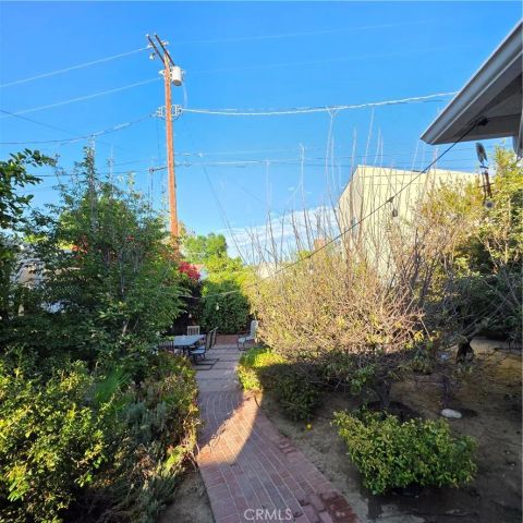 8956 Gladbeck Avenue, Northridge, CA 91324