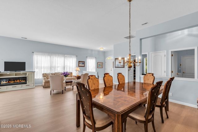 2 Summerlawn Drive, Lakewood, NJ 08701