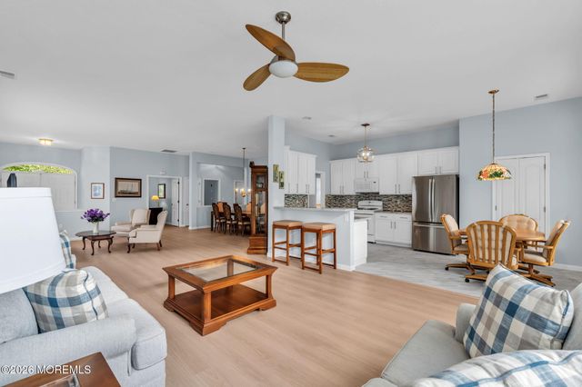 2 Summerlawn Drive, Lakewood, NJ 08701