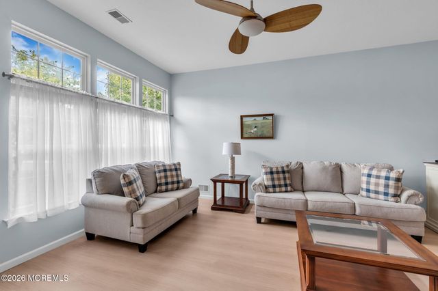 2 Summerlawn Drive, Lakewood, NJ 08701