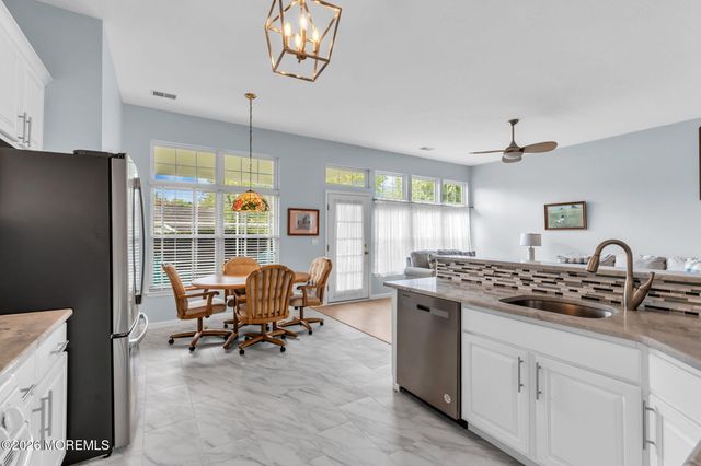 2 Summerlawn Drive, Lakewood, NJ 08701