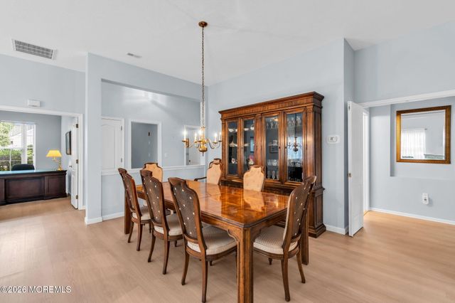 2 Summerlawn Drive, Lakewood, NJ 08701