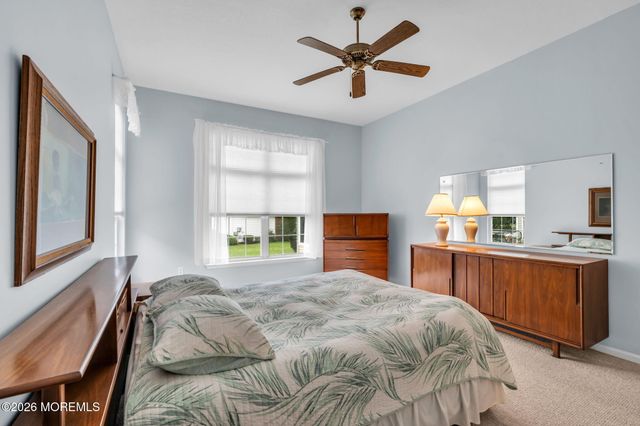 2 Summerlawn Drive, Lakewood, NJ 08701
