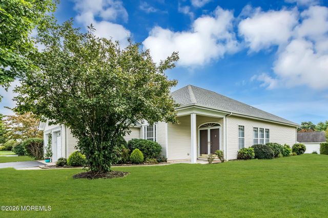 2 Summerlawn Drive, Lakewood, NJ 08701