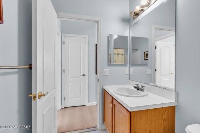 2 Summerlawn Drive, Lakewood, NJ 08701