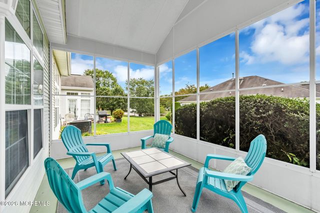 2 Summerlawn Drive, Lakewood, NJ 08701