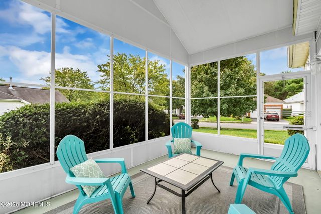 2 Summerlawn Drive, Lakewood, NJ 08701