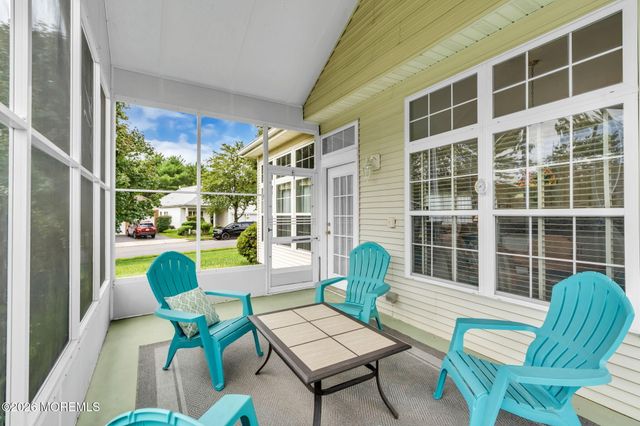 2 Summerlawn Drive, Lakewood, NJ 08701