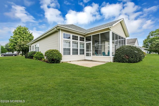 2 Summerlawn Drive, Lakewood, NJ 08701