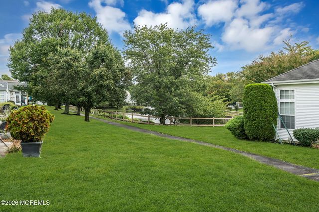 2 Summerlawn Drive, Lakewood, NJ 08701