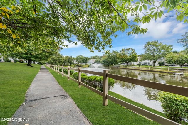 2 Summerlawn Drive, Lakewood, NJ 08701