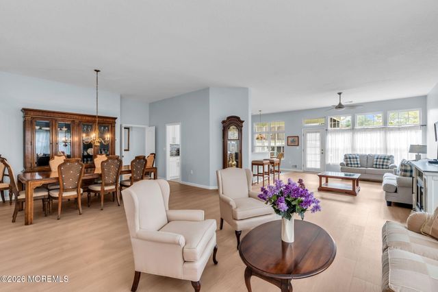 2 Summerlawn Drive, Lakewood, NJ 08701
