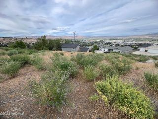 110 S 10th St Lot 6, Selah, WA 98942