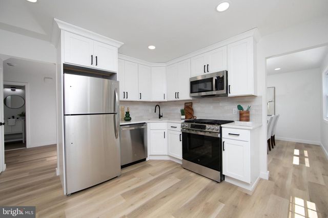 2803 CHAPEL AVE W, Cherry Hill, NJ 08002