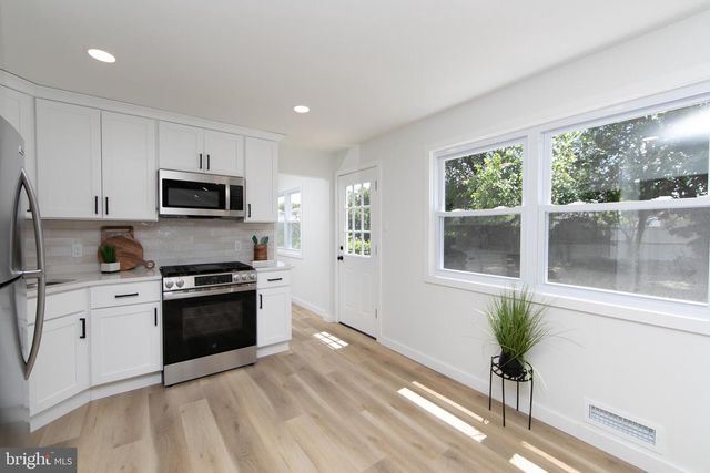 2803 CHAPEL AVE W, Cherry Hill, NJ 08002