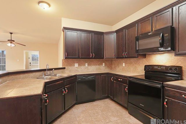 15458 Rosestone Dr, Prairieville, LA 70769