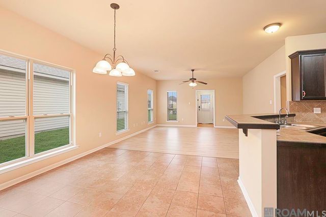 15458 Rosestone Dr, Prairieville, LA 70769