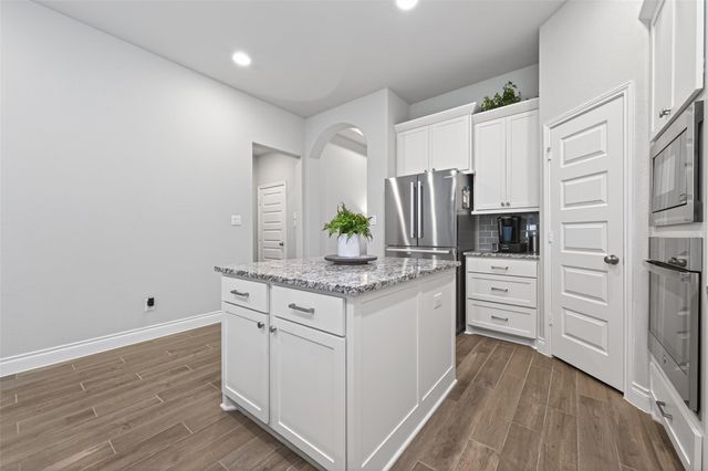 561 Cedar Harbor Court, Conroe, TX 77304