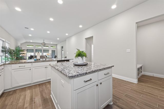 561 Cedar Harbor Court, Conroe, TX 77304