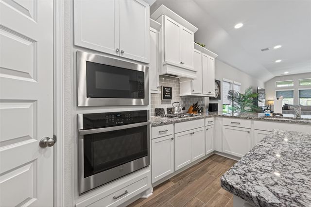 561 Cedar Harbor Court, Conroe, TX 77304