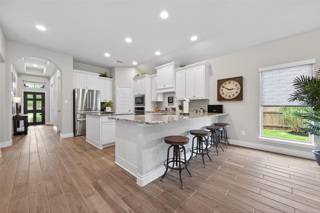 561 Cedar Harbor Court, Conroe, TX 77304