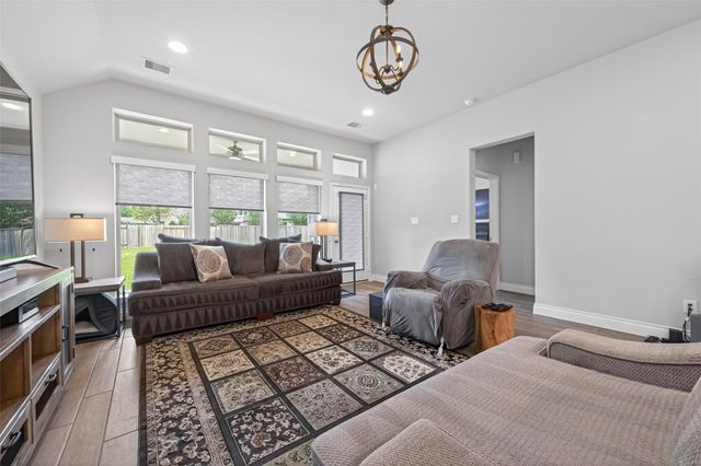 561 Cedar Harbor Court, Conroe, TX 77304