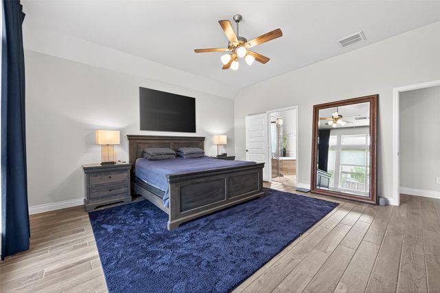 561 Cedar Harbor Court, Conroe, TX 77304