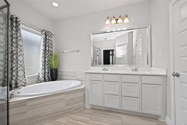 561 Cedar Harbor Court, Conroe, TX 77304