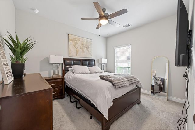 561 Cedar Harbor Court, Conroe, TX 77304