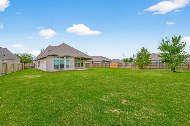 561 Cedar Harbor Court, Conroe, TX 77304