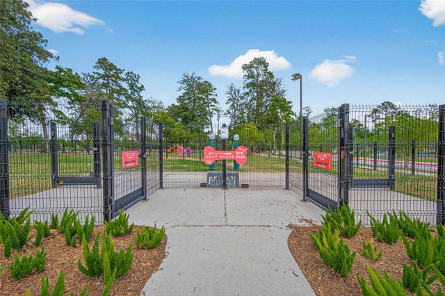 561 Cedar Harbor Court, Conroe, TX 77304