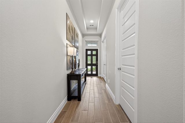 561 Cedar Harbor Court, Conroe, TX 77304