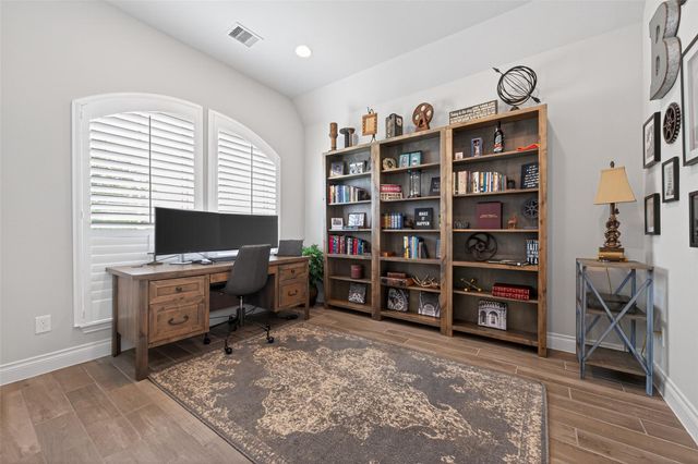 561 Cedar Harbor Court, Conroe, TX 77304