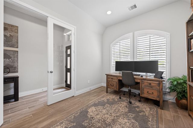 561 Cedar Harbor Court, Conroe, TX 77304