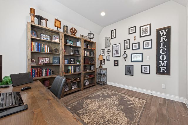 561 Cedar Harbor Court, Conroe, TX 77304