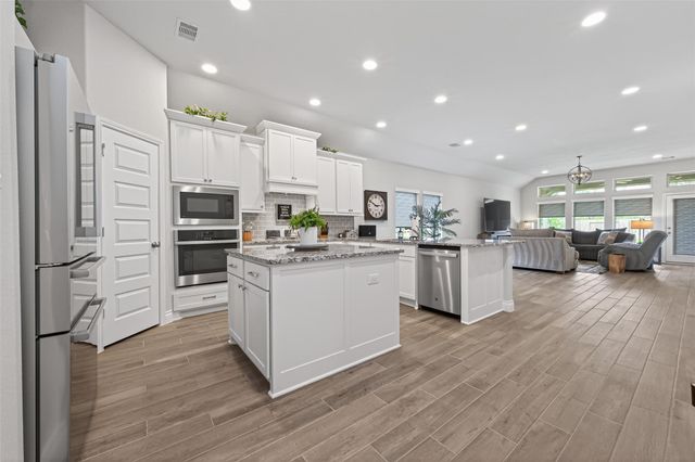 561 Cedar Harbor Court, Conroe, TX 77304