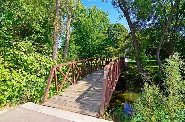17815 32nd Place N, Plymouth, MN 55447