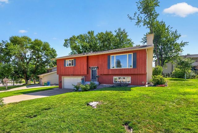 376 Norseman Court NW, Rochester, MN 55901