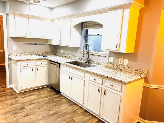 14515 Duncannon Drive, Houston, TX 77015