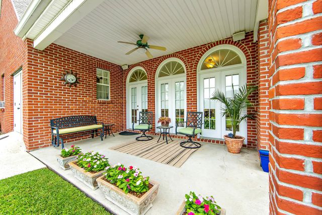 302 Keystone Loop, Houma, LA 70360