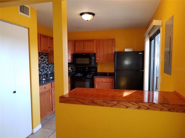 54 PINE TRACK 104F, Ocala, FL 34472