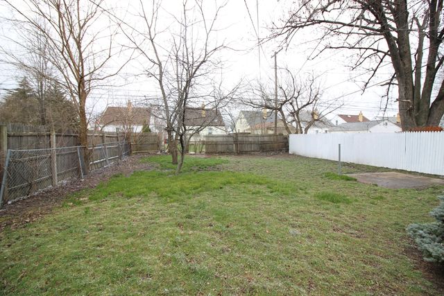 22779 Almond Avenue, Eastpointe, MI 48021