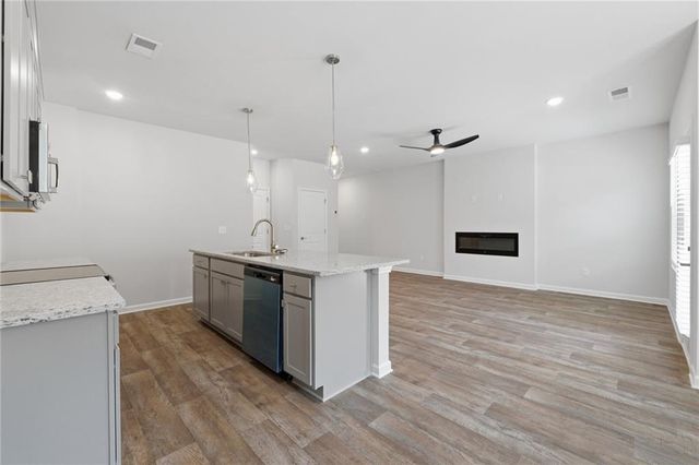 3670 PARKWAY JAMES Drive, Snellville, GA 30039